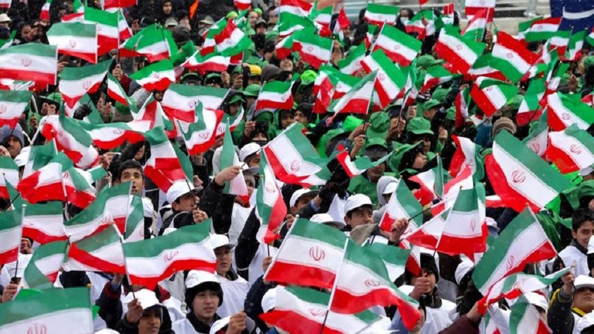 Iranpress: Début de la commémoration du 12 Bahman au mausolée de l