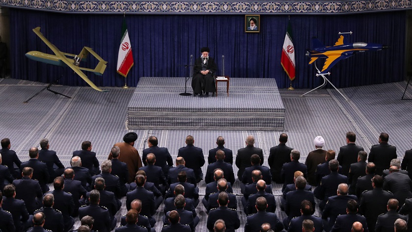 Iranpress: Rencontre des commandants d