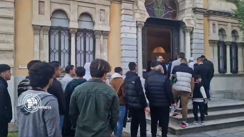 Iranpress: Grèce rouvre une mosquée historique après un siècle pour la prière de l