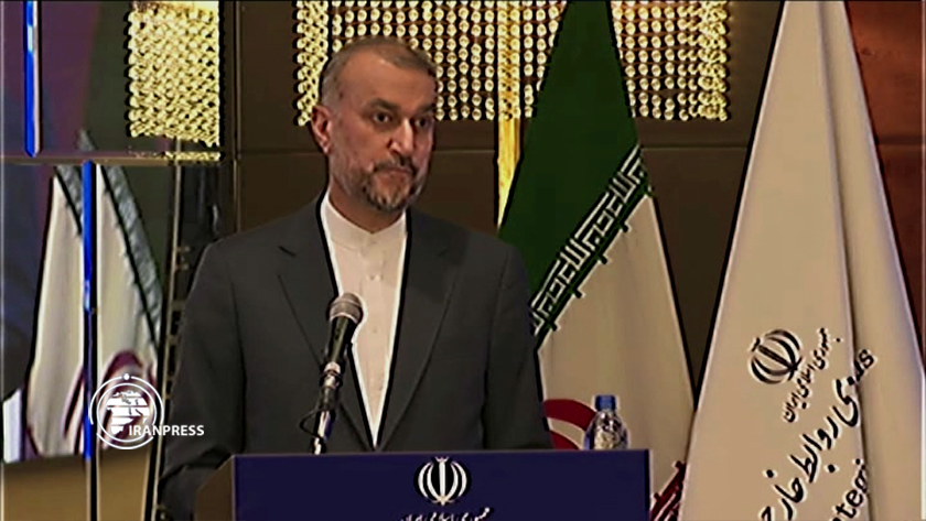 Iranpress: Le haut diplomate iranien appelle au dialogue pour résoudre les problèmes régionaux