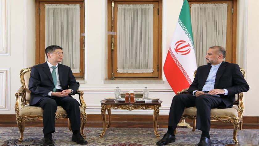 Iranpress: Le haut diplomate iranien reçoit le nouvel ambassadeur chinois