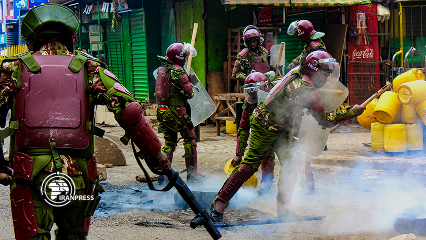 Iranpress: Manifestations à Nairobi malgré le retrait du président kenyan