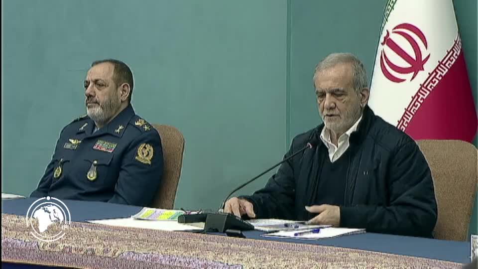 Iranpress: Iran Opens 120 Projects With Defense-ٍEnergy Ministries Cooperation