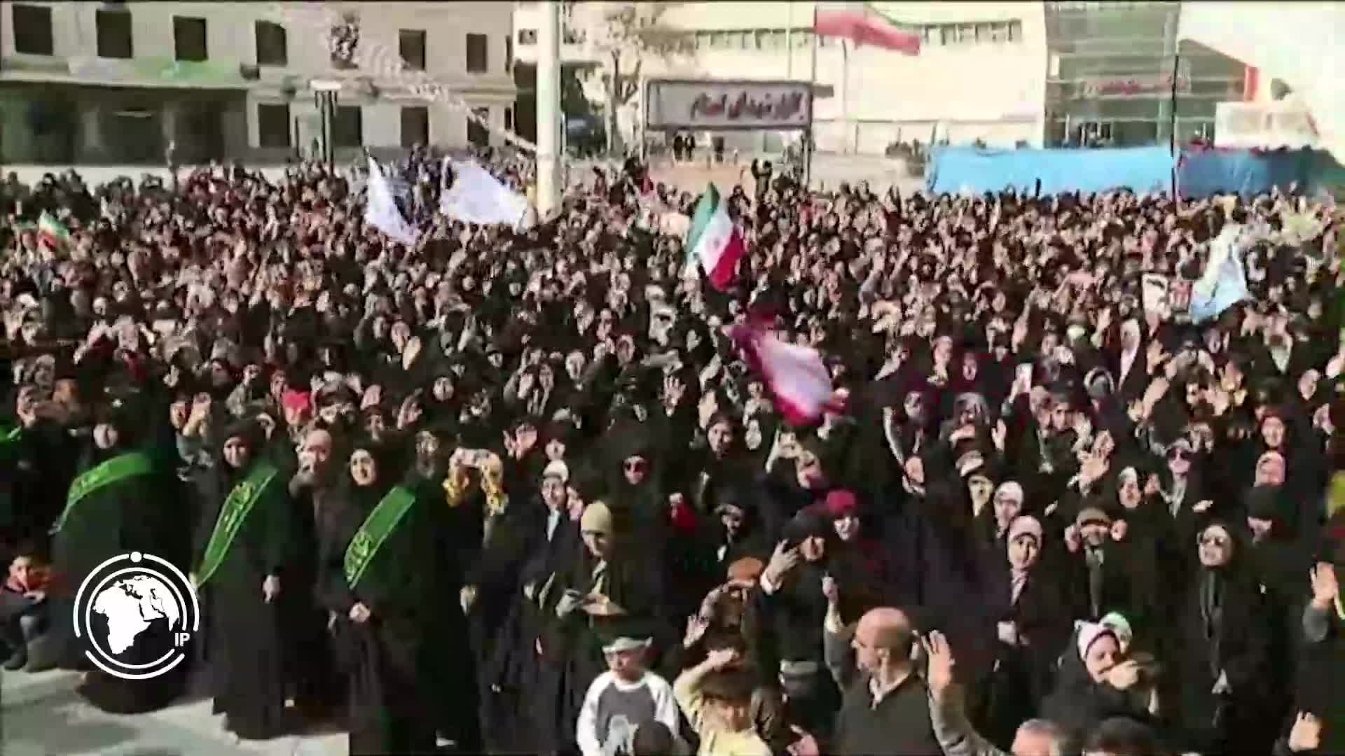 Iranpress: Imam Mahdi Devotees Rally in Jamkaran to Showcase Faith and Hope in Mid-Shaban