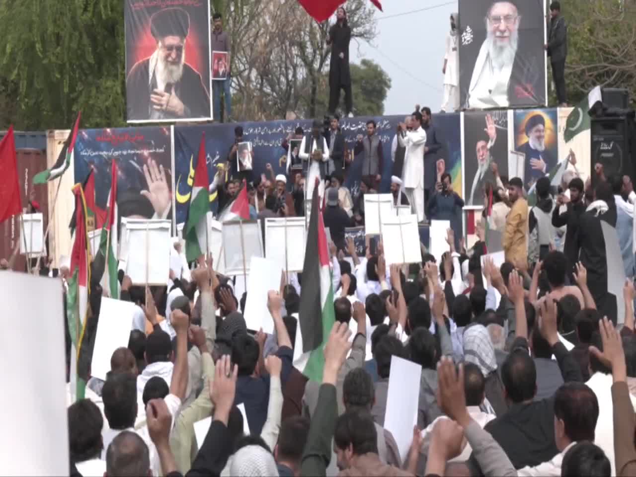 Iranpress: Thousands Protest in Islamabad Against U.S., Israel