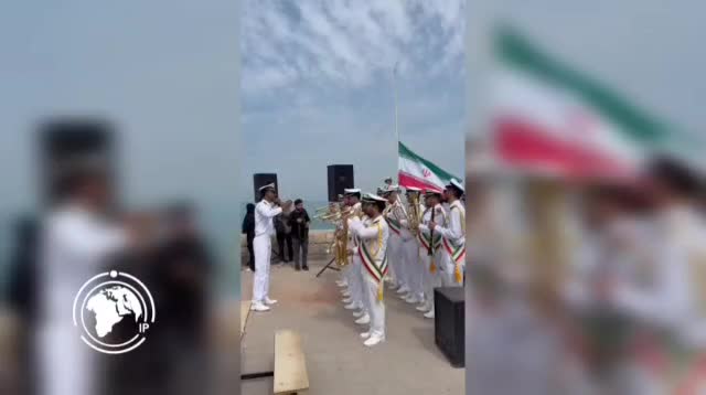 Iranpress: Raising of Iran’s Flag on Hormuz Island on National Persian Gulf Day