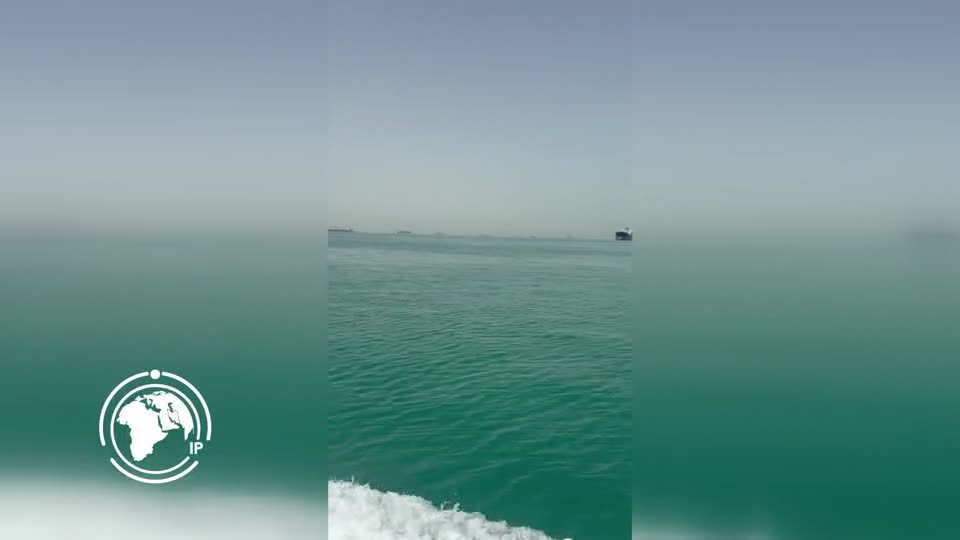 Iranpress: IRGC coordinates transit of 35 vessels through Strait of Hormuz