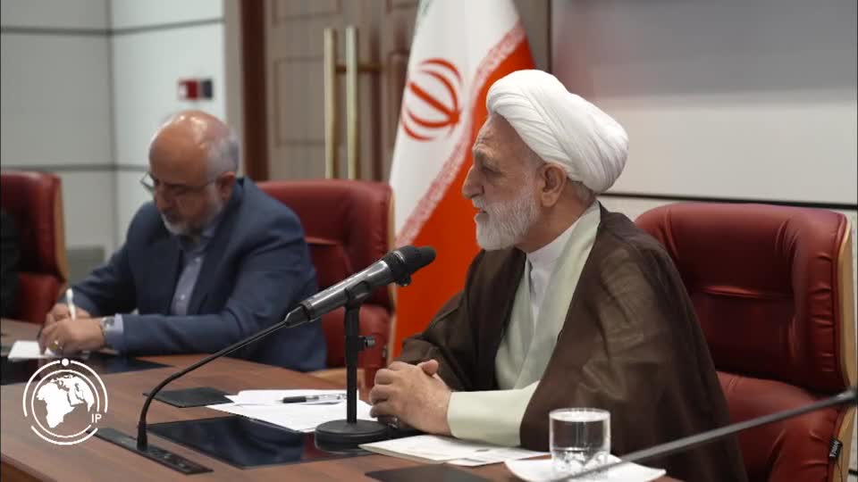 Iranpress: No Disagreement on Standing Firm Against Enemy, Says Iran
