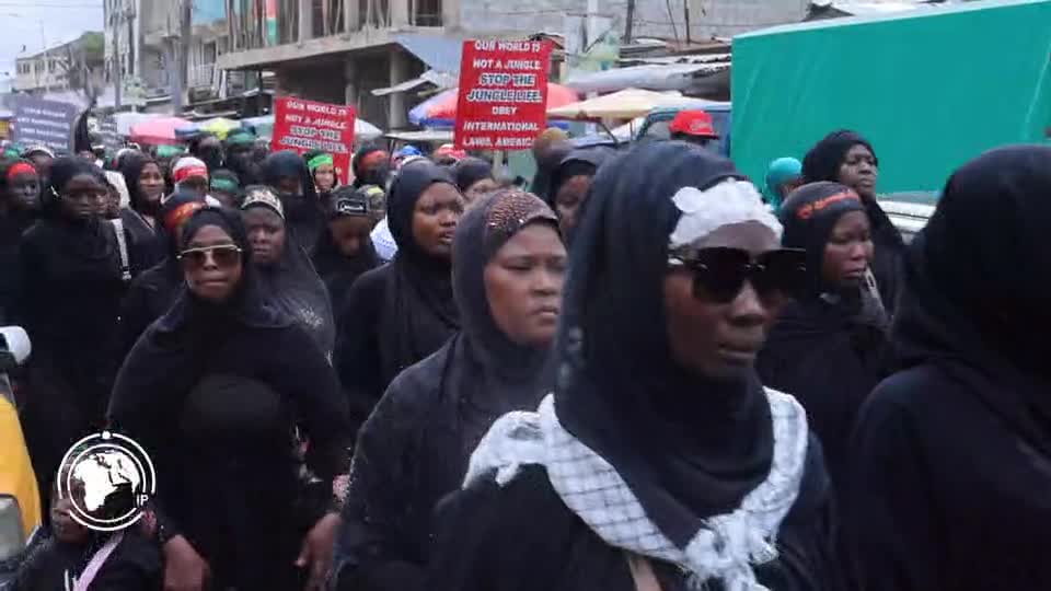 Iranpress: Thousands Mark Ashura in Ghana