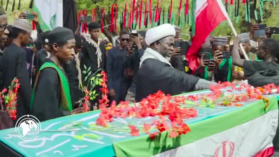 Iranpress: Nigerian Muslims Begin Symbolic Funeral For Iran