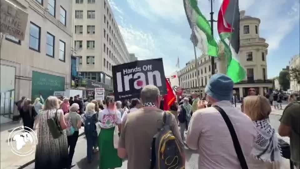 Iranpress: No to War: Massive Protests in London Urge New UK PM to Change Course