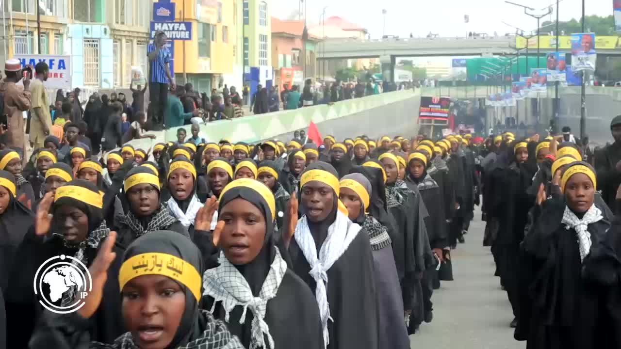 Iranpress: Arbaeen March in Nigeria with Flavor of Supporting Iran Against U.S. Aggression