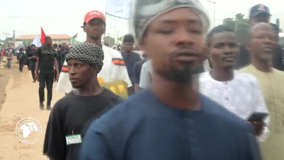 Iranpress: Nigerians Mark Arbaeen with Symbolic Procession in Abuja