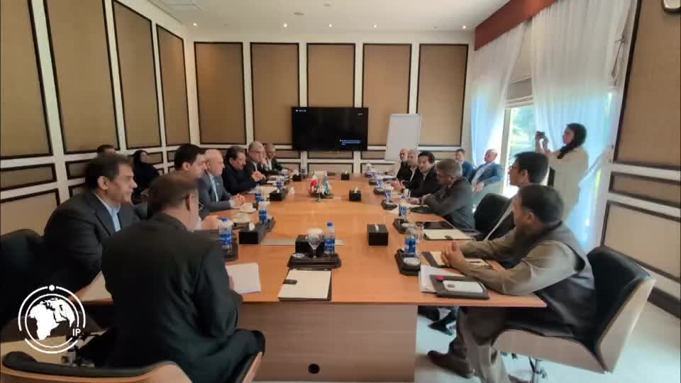 Iranpress: Iran, Pakistan Ministers Discuss Expansion of Energy Cooperation