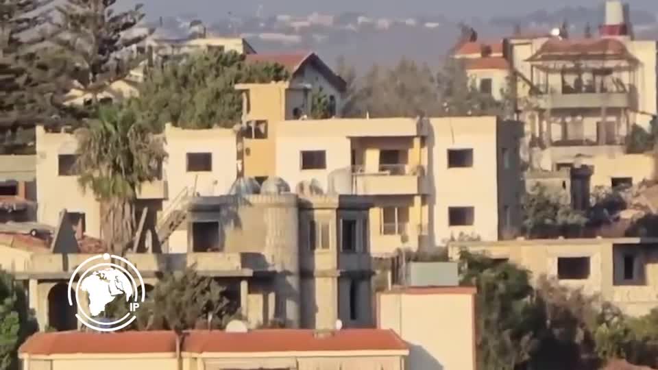 Iranpress: Israeli Forces Shell Eastern Zawtar In Southern Lebanon