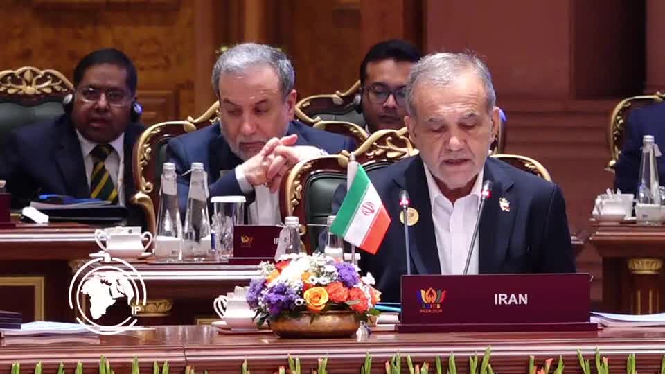 Iranpress: Iran’s Energy and Transit Capacity Can Help Develop BRICS Trade Routes: Pezeshkian